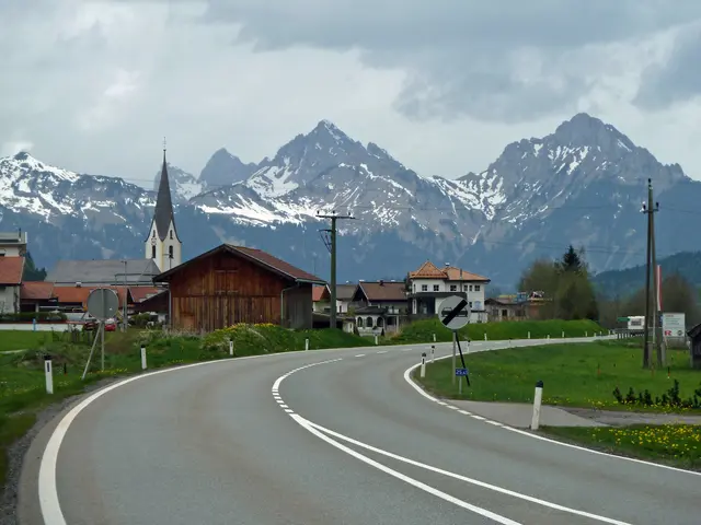 In Bichlbach und Leutasch stürzten ein Gleitschirmflieger und eine -fliegerin ab und legten eine Bruchlandung hin. Beide wurden bei der missglückten Landung verletzt. (Gemeinde Bichlbach) | Foto: BBA Reutte