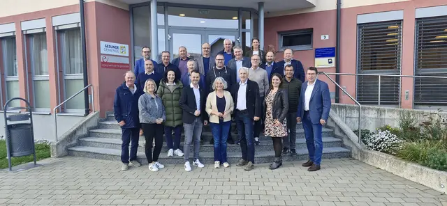 Vertreter der Mitgliedsgemeinden der BWW-GI GmbH sowie die beiden Geschäftsführer Bgm. a.D. Willibald Fuchs und Bgm. Christian Stacherl sowie die Regionsobfrau Bgm. Michaela Walla. | Foto: privat