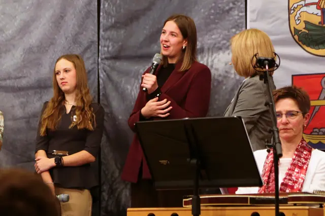 "Nur Ja heißt ja!" Adna Cocalic sensibilisierte für eine Stärkung der Rechte von sexueller Gewalt betroffener Frauen.  | Foto: Eckhart Herbe