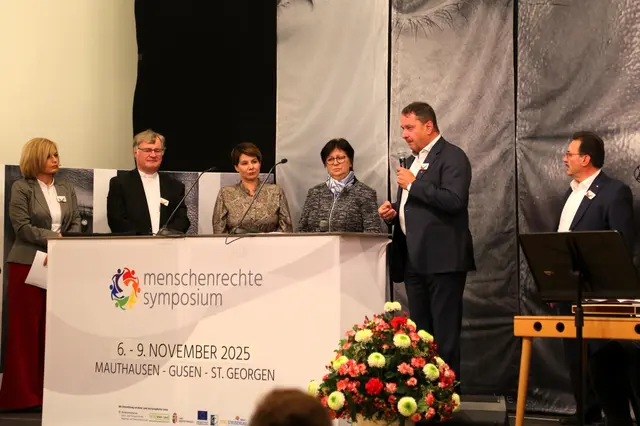 Bischof Manfred Scheuer, Dagmar Engl (Grüne), NR Rosa Ecker (FP), LAbg. Anton Froschauer (VP) und LAbg. Erich Wahl (SP) im Polittalk über den Rechtsstaat. | Foto: Eckhart Herbe