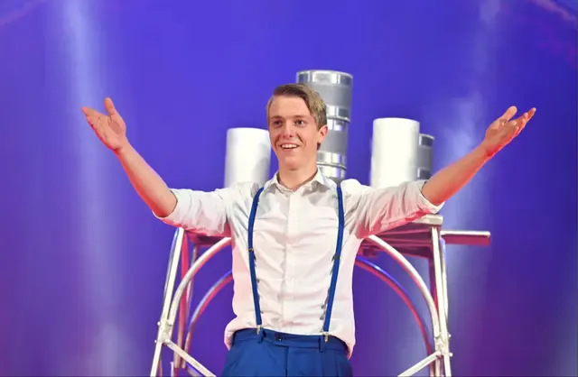 Von der Gemeinde Baumgarten hinaus in die internationale Zirkuswelt – Stefan Dvorak zeigt, dass Leidenschaft, Disziplin und Mut Träume Wirklichkeit werden lassen. Das Burgenland kann stolz sein auf einen jungen Künstler, der Balance nicht nur lebt, sondern sie auch auf die internationale Bühne bringt.
 | Foto: Stefan Dvorak 