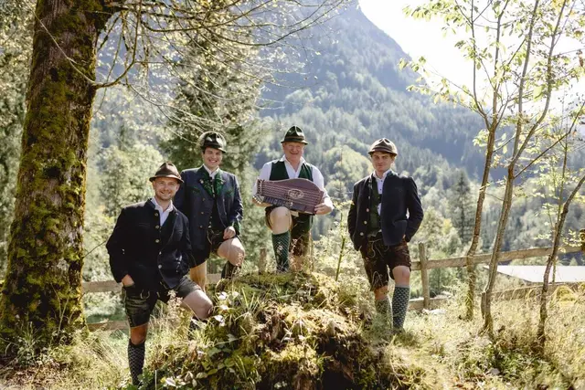 Auch der Wolfganger Viergesang ist beim Salzkammergut Adventsingen mit dabei. | Foto: Wolfganger Viergesang