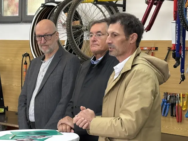 Das Projekt ist ein Meilenstein für Gänserdorf, sagt Bürgermeister Rene Lobner (re.). | Foto: Sandra Schütz