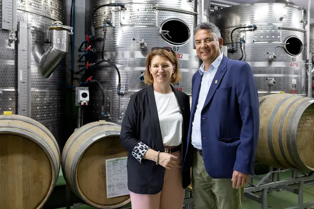 Im Weinkeller der ältesten Weinbauschule Afrikas. | Foto: Margot Haag/Land OÖ