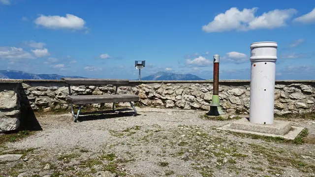 ... auf der Aussichtsterrasse am Blickplatz Sonnwendstein in 1523 m Seehöhe. ... | Foto: © Silvia Plischek