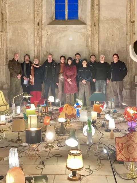 Das 5. Lichtfest Krems ist offiziell eröffnet
v.li.n.re.: Kulturamtsleiter Gregor Kremsner, Kurator Jakob Wiesmayer, Kulturbeauftrage Elisabeth Kreuzhuber, Bürgermeister Peter Molnar,  Kuratorin Kerstin Wiesmayer, die am Lichtfest beteiligten Künstler:innen | Foto: em