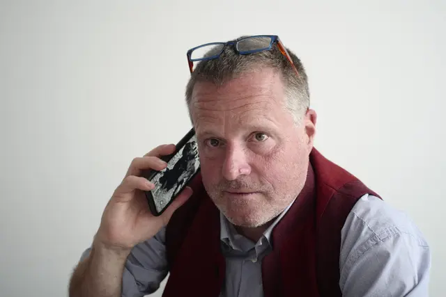 Bürgermeister Peter Lepkowicz (SPÖ) kann Entwarnung geben: Das Trinkwasser ist wieder genießbar. | Foto: Santrucek
