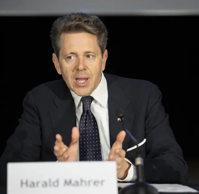  Mahrer selbst verdient aktuell 15.000 Euro im Monat, sein Bezug wurde laut Kronen Zeitung im Juli um rund 2.600 Euro erhöht. | Foto: TOBIAS STEINMAURER / APA / picturedesk.com
