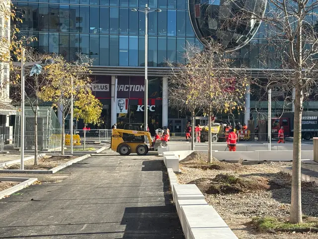 Langsam aber sicher neigen sich die Bauarbeiten des ersten Abschnitts in der Favoritenstraße dem Ende zu. MeinBezirk hat den Ist-Zustand abfotografiert. | Foto: Antonio Šećerović/MeinBezirk