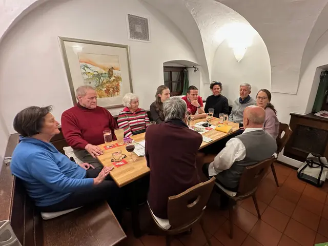 Mit zahlreichen Salzburgerinnen und Salzburgern hat die Landessprecherin und Klubobfrau der Partei „Die Grünen Salzburg", Martina Berthold darüber gesprochen, wie sich aktuelle Kürzungen im Alltag niederschlagen. | Foto: Die Grünen Salzburg