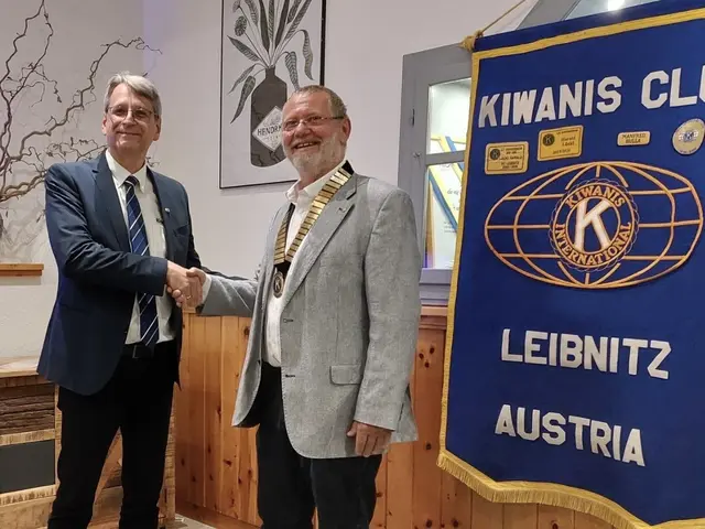 Wechsel an der Spitze: Heimo Holik (r.) übernahm das Amt des Präsidenten von Harald Kager. | Foto: Kiwanis Club Leibnitz