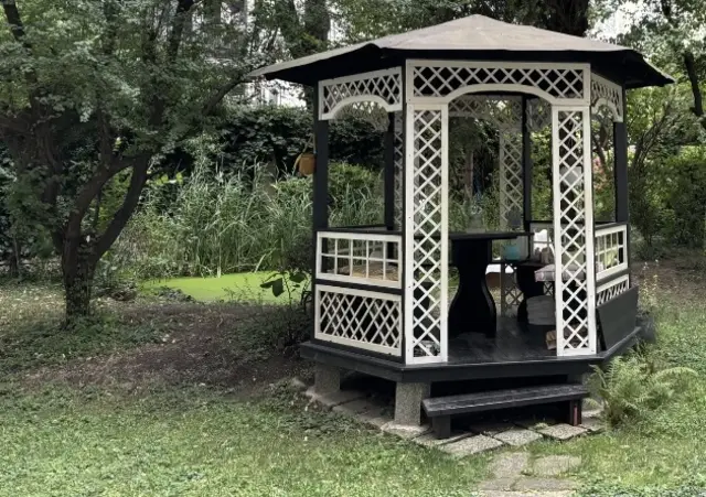 Leichenfund in einem Innenhof: Hinweise auf Fremdverschulden gibt es laut aktuellem Ermittlungsstand nicht. | Foto: zVg