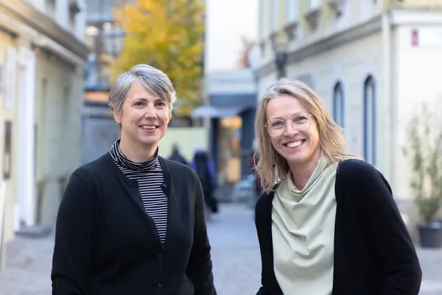 Barbara Wonisch und Rebekka Brandstätter-Tritthart haben sich im Zuge ihrer Ausbildung kennengelernt, heute sind sie Geschäftspartnerinnen.  | Foto: Konstantinov