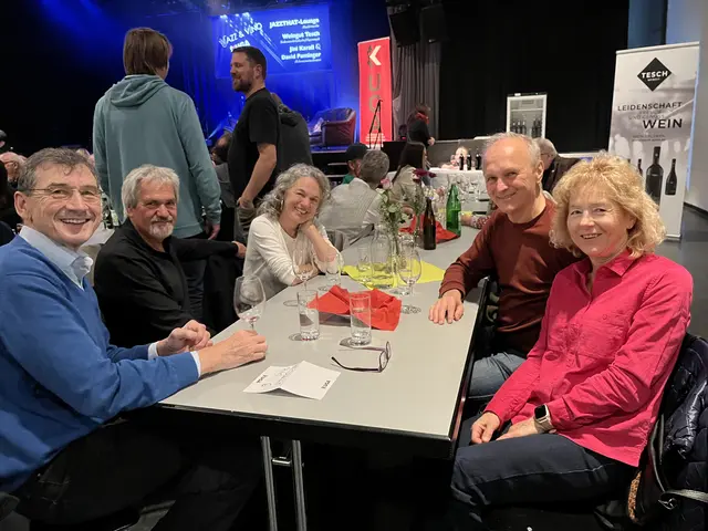 Man genoss den Abend in entspannter Atmosphäre | Foto: Gesa Buzanich