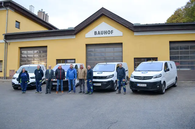 Susanne Edlinger, Wassermeister Johannes Langgassner, Amtsleiter OSekr. Andreas Knirsch, Bürgermeister Gerald Höchtel, GGR BR Andreas Spanring, Vizebürgermeister Josef Brandfellner, Bauhofleiter Walter Grubmüller, Bauhofleiter Stv. Michael Ecker  | Foto: Marktgemeinde Sieghartskirchen