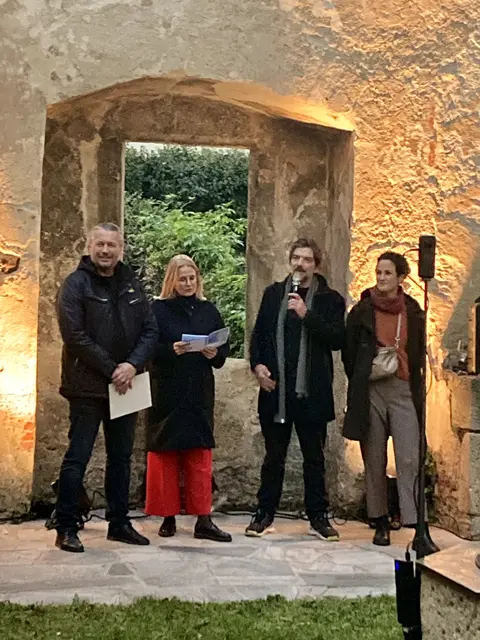 v.li.n.re.: Bügermeister Peter Molnar, Kulturbeauftragte Elisabeth Kreuzhuber, Jakob Wiesmayer, Kerstin Wiesmayer | Foto: em