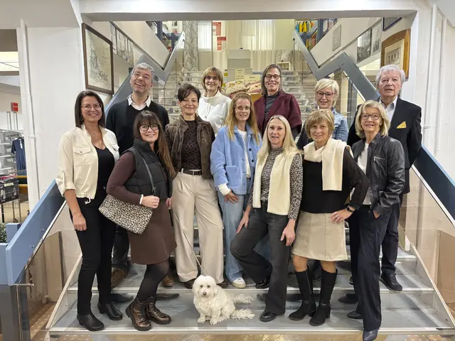 Das Team des Einkaufszentrums Lassl freut sich auf zahlreiche Besucherinnen und Besucher bei der Jubiläumsaktion mit minus 20 Prozent auf Lagerware. | Foto: MeinBezirk/Peter Jäkel