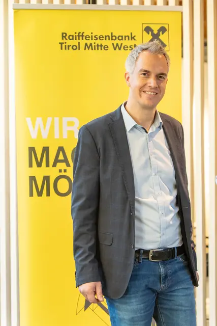 Auch Martin Auer schmeckt E-Mobiliät. | Foto:  MeinBezirk