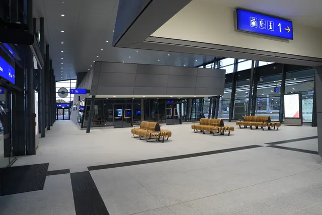 Am Bahnhof wird es Ticketschalter, aber kein Personal geben – auch keine eingemieteten Geschäfte. | Foto: MeinBezirk/Simon Michl