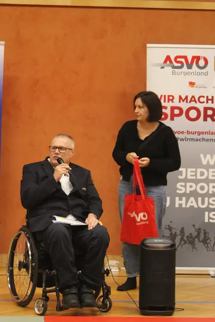 ASVÖ Bezirksobmann Georg Tischler sprach von der Bedeutung des Jiu Jitsu Sports im Bezirk Neusiedl am See. 