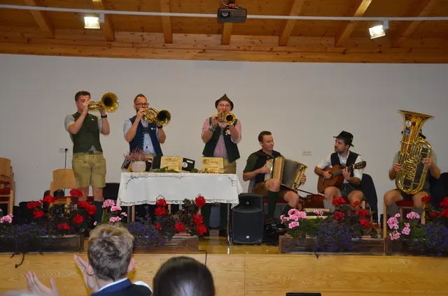 Die Rossbrond Musikanten ließen den Abend schwungvoll ausklingen. | Foto: Maria Astner-Meißnitzer