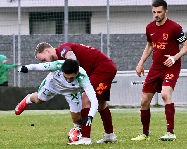 Ein Bild mit Symbolwert: Fabian Leitner und die Kemater brachten Ömer Köken und Völs zu Fall! | Foto: Hassl