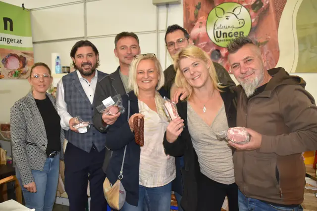Bei der Genuss Messe Oberwart treffen sich Qualitätsproduzentinnen und -produzenten mit ihren Kundinnen und Kunden in gemütlicher Atmosphäre. | Foto: Michael Strini