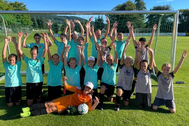 Mädchenpower in Yspertal:
Das junge Team begeistert mit Einsatz und Spielfreude in der JHG West. ⚽🌟 | Foto: JHG West