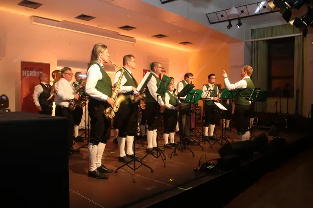 Auftakt bei "Langenlois klingt": die Stadtkapelle Langenlois.