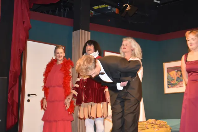 Die Greiner Dilettanten überraschen das erste Mal in der Vereinsgeschichte mit einem Boulevard-Welthit. „Otello darf nicht platzen“ von Ken Ludwig unter der Regie von Gerhard Koller. | Foto: Zinterhof