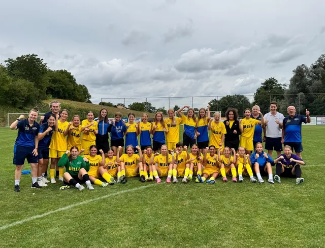 Die U14-Mädchen der JHG West / LAZ-Gruppe:
Hier werden die talentiertesten Spielerinnen aus den Vereinen des Mostviertels gezielt gefördert – ein wichtiger Schritt vom Vereinsfußball in die Nachwuchsleistungsschiene des NÖFV und ÖFB. ⚽🌟 | Foto: JHG West