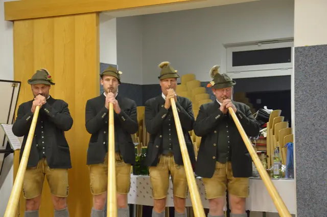 Die ASTBERGER ALPHORNBLÄSER  | Foto: Maria Astner-Meißnitzer