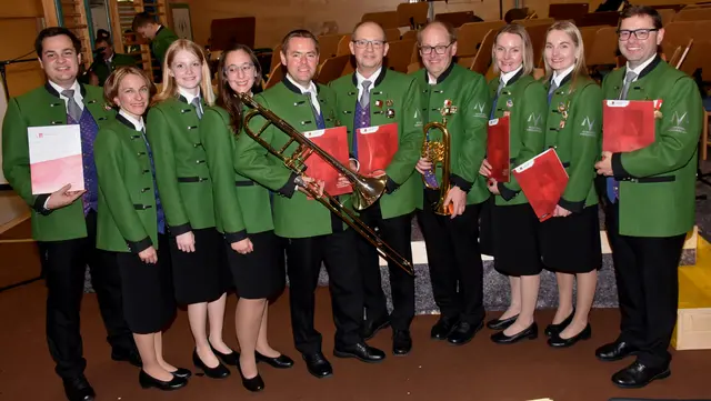 Breaking News - Vereinskonzert des Musikvereins Pabneukirchen 2025. Die Geehrten.  | Foto: Zinterhof