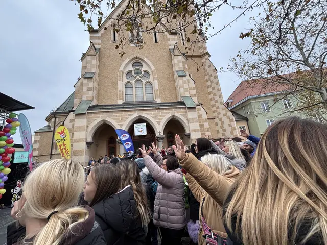 Die Stimmung am Nikolaiplatz was top. | Foto: MeinBezirk.at/Michaela Erlacher