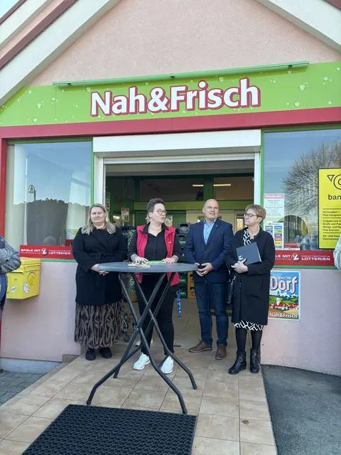 Die neue Betreiberin Doris Teichtinger bedankte sich über die herzliche Aufnahme in der Gemeinde.  | Foto: Elisabeth Kloiber/Ida Sammer