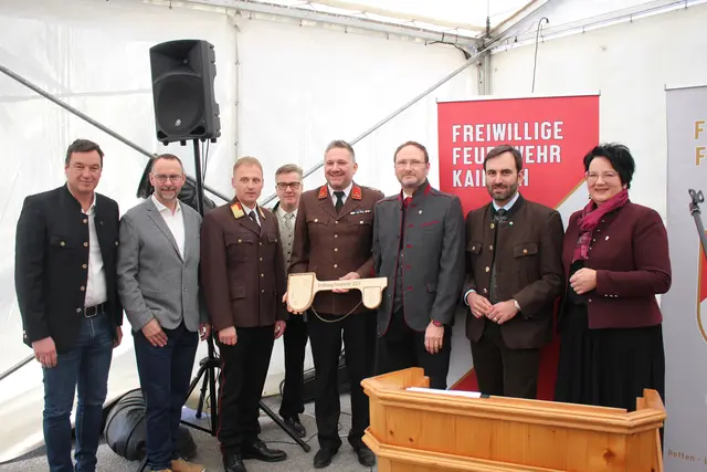 Die Feierliche Übergabe des Symbolischen Schlüssels an die Feuerwehr Kainach | Foto: HFM Patrick Marcher