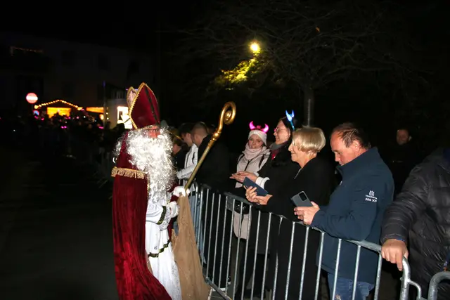 Perchtenlauf in Hausmannstätten mit dem Nikolaus