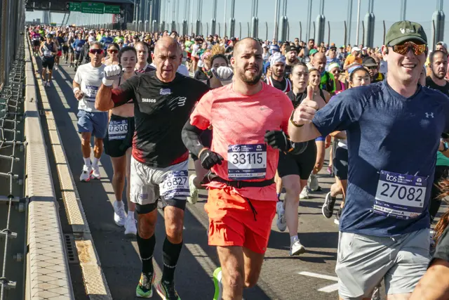 Philip Oswald, mit der Nummer 33115 unter den 70.000 Läufern, die den New York Marathon absolvierten. Seine stolze Zeit: 4,00:05 Stunden. | Foto: Oswald