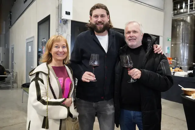 Eva Mandl, Martin Wilfing mit Winzer Michael Schwarz | Foto: Andrea Glatzer