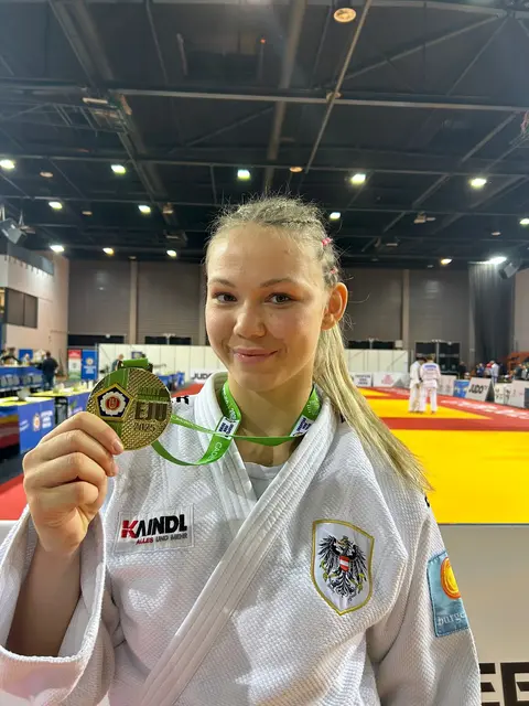Selina Wögerer vom ASKÖ Fairdrive Leonding holt ihre erste U18 Europacup Gold-Medaille. | Foto: ASKÖ Fairdrive Leonding