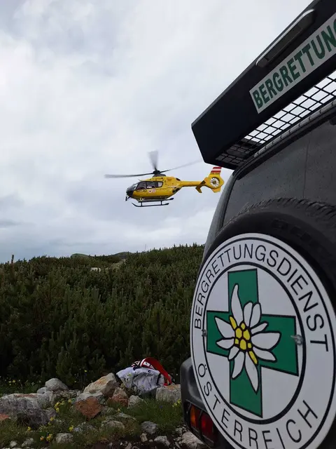 Hubschraubereinsatz für eine 75-Jährige mit Kreislaufproblemen am Jakobskogel. | Foto: Bergrettung NÖ/W