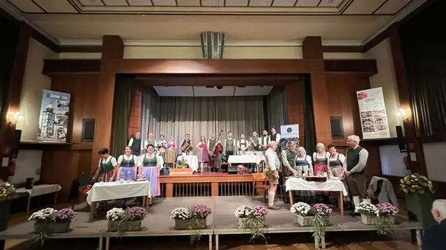 Ein schönes Bild mit allen fünf Volksmusikgruppen, die in Bärnbach auftraten. | Foto: Stadtgemeinde Bärnbach
