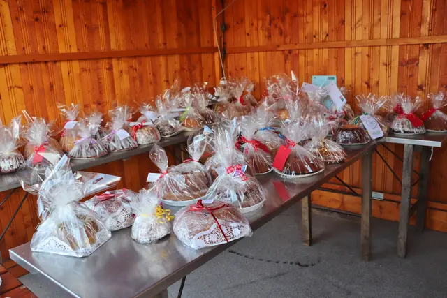 Da war für jeden Geschmack ein Gugelhupf dabei | Foto: Edith Ertl