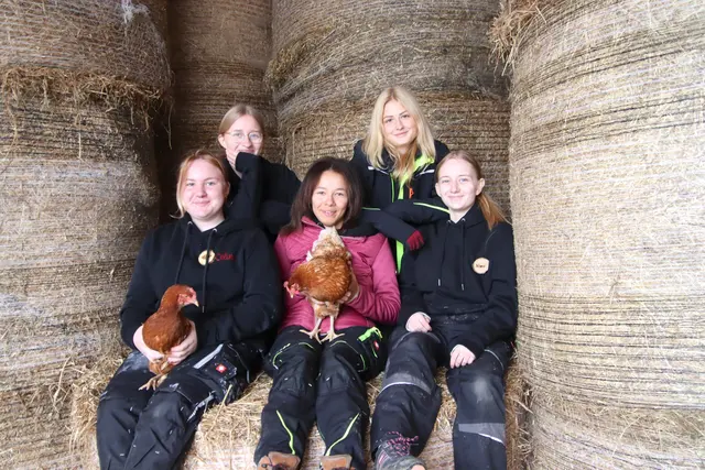 Beim Tag der offenen Tür in der Landwirtschaftlichen Fachschule bewiesen sich die Schülerinnen und Schüler als Gastgeber und Begleiter. | Foto: Martin Wurglits