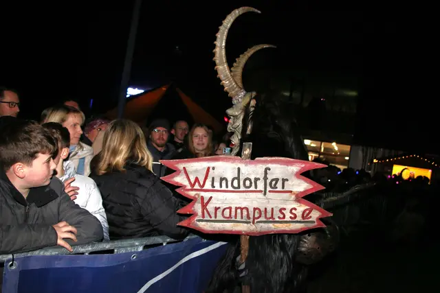 Windorfer Krampusse, Perchtenlauf