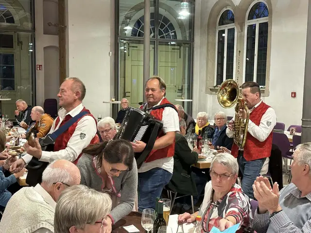 Die Gruppe Herzschlag sorgte in Giengen für viel Stimmung. | Foto: Helmut Linhart