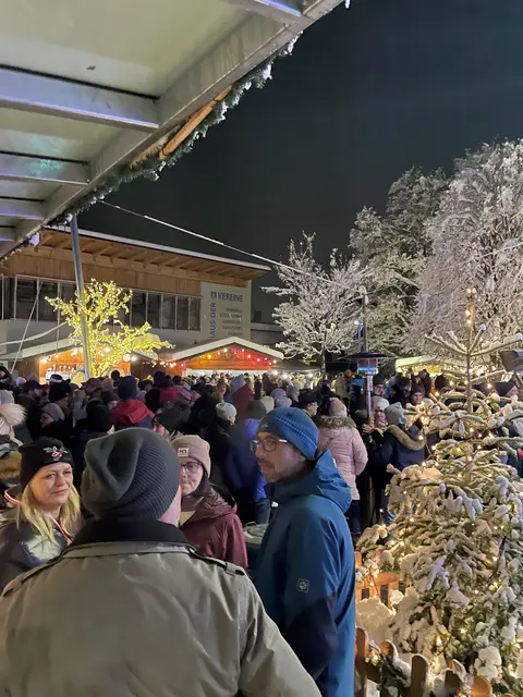 Schnee am Weihnachtsmarkt: Vielleicht geht sich das im heurigen Advent aus! | Foto: Hassl