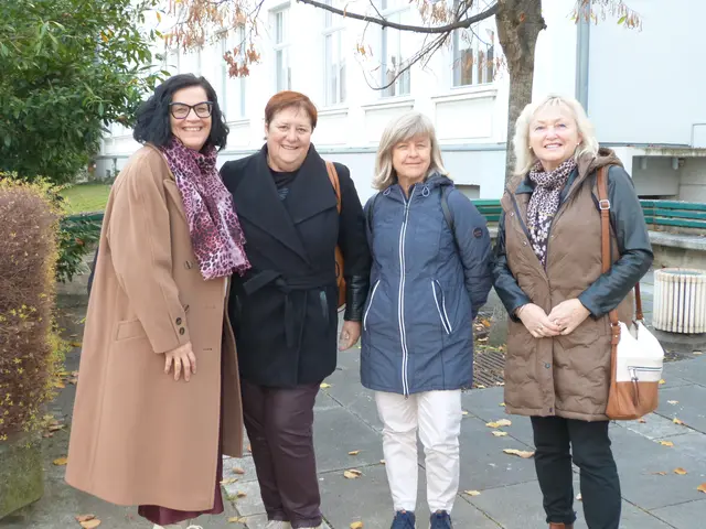 Die Kirche füllte sich bis auf die letzte Bank und die Gäste lauschten gespannt der beeindruckenden musikalischen Kunst der Chorsängerinnen. 