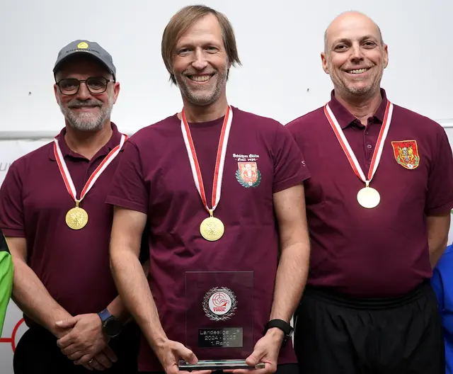 Die frisch gebackenen Tiroler Mannschaftsmeister 2025 für Luftpistole (v.l.n.r.): Willi Sailer, Sigmar Kahlen, Rudi Sailer (alle SG Hall) | Foto: Christian Kramer