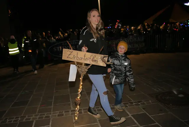 Zirbenteifln, Perchtenlauf